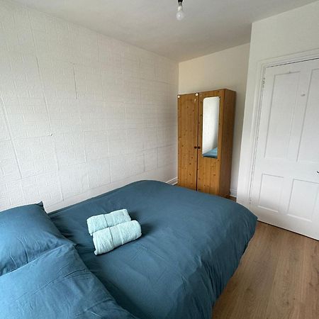 Nice Double Room At 2 Iveragh Rd-8 Dublin Exteriör bild