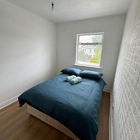 Nice Double Room At 2 Iveragh Rd-8 Dublin Exteriör bild