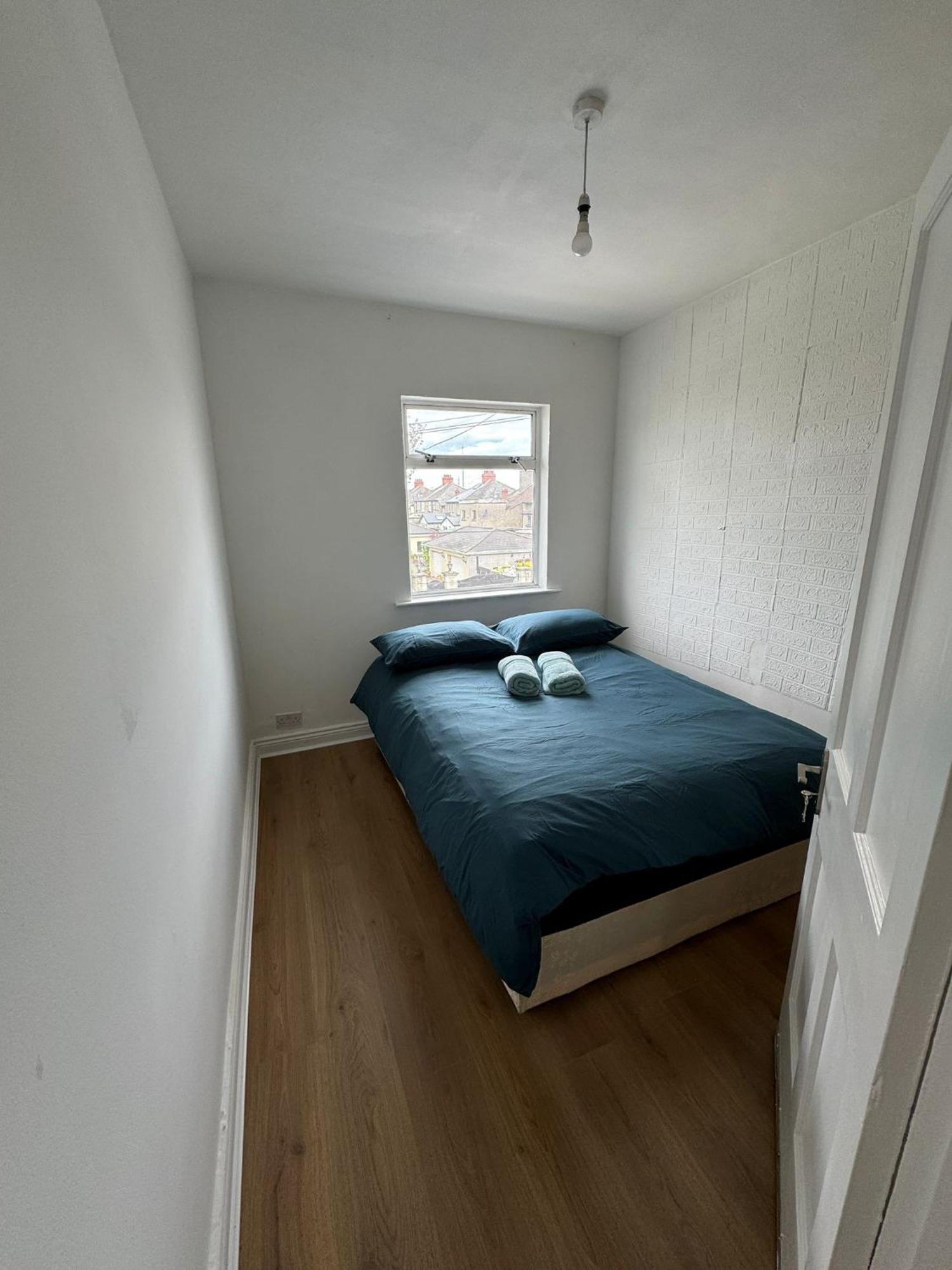 Nice Double Room At 2 Iveragh Rd-8 Dublin Exteriör bild