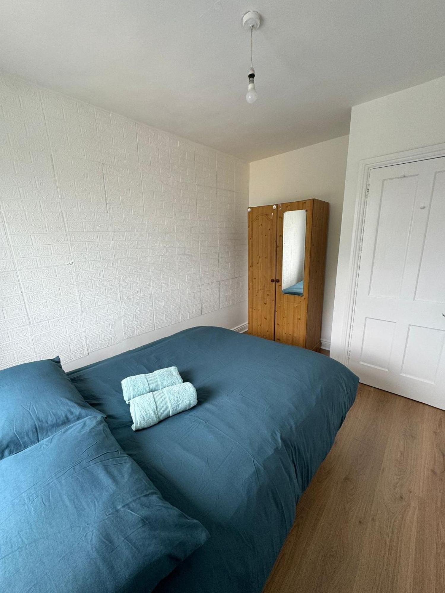 Nice Double Room At 2 Iveragh Rd-8 Dublin Exteriör bild
